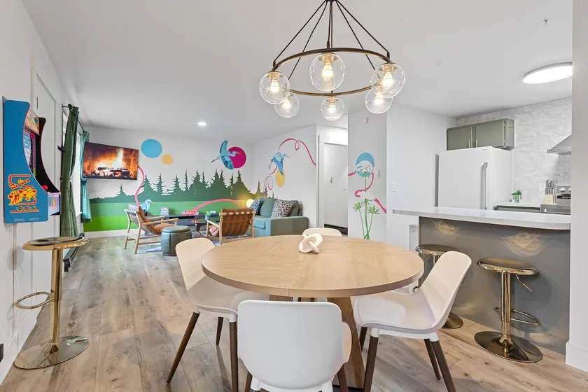 Perfectly Located Home w/ Spa & Mini Golf - Image 1