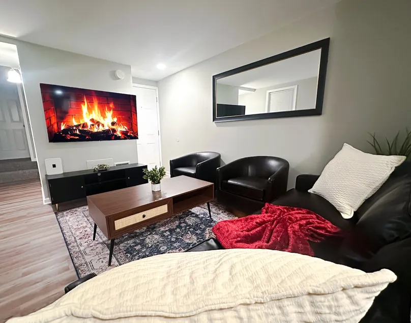 Spacious & Clean 2 BD w/Parking Near City+Airports - Image 1
