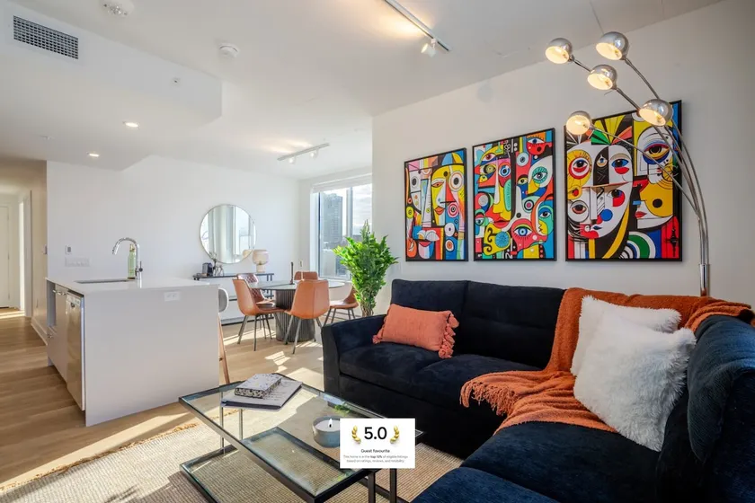 City Oasis with Pool, Rooftop & EV Charger - Image 1