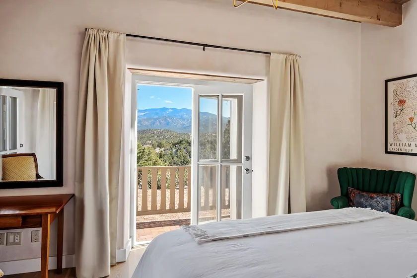 Santa Fe Santuario- Five Minutes To Opera, VIEWS! - Image 1