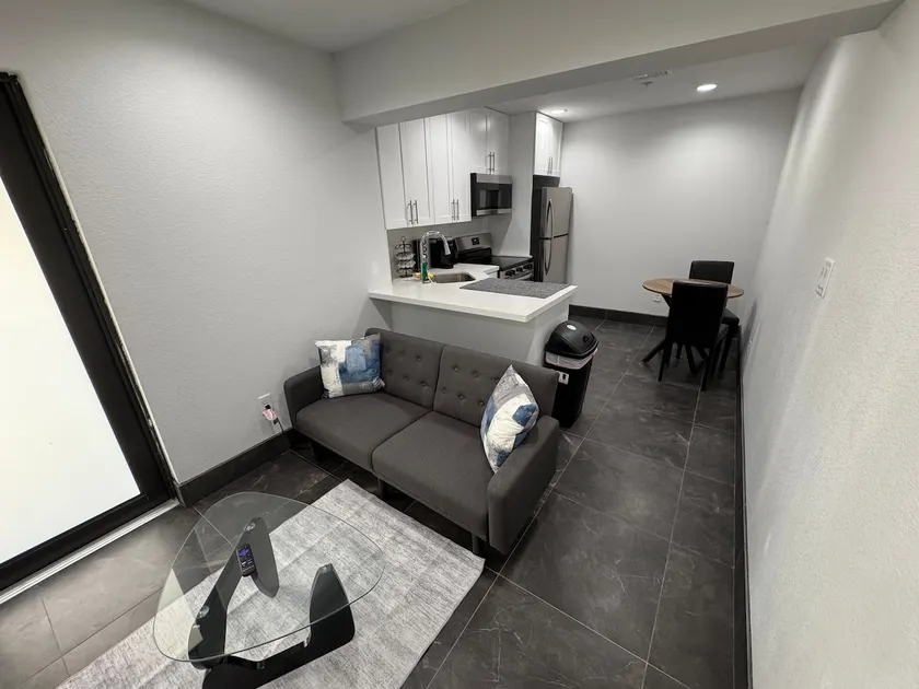 Clewiston Comfort #11 – Charming 1BR Apartment - Image 1