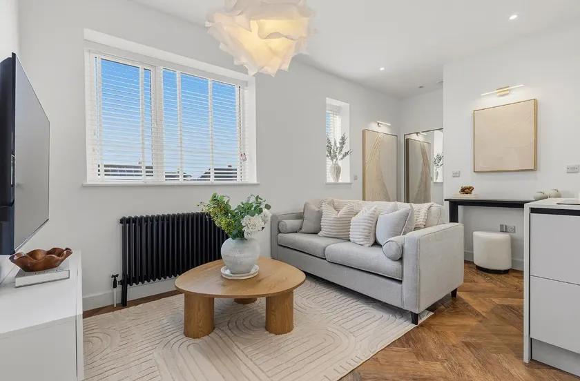 Stylish & Cosy Retreat Near The Peak District - Image 1