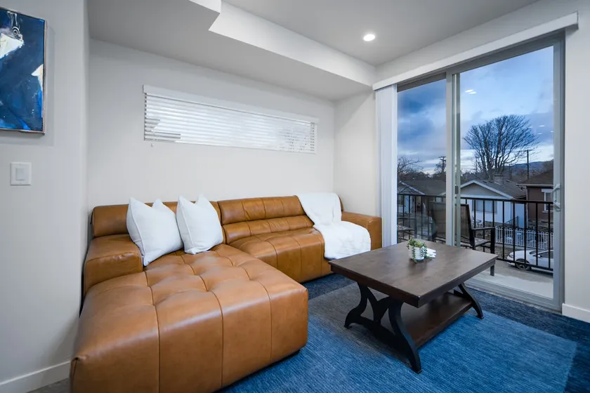 Sugarhouse Townhouse 2KingBed 2.5 bth gym garage - Image 1