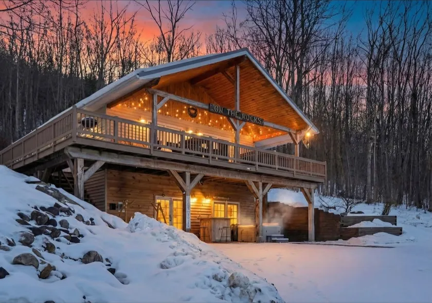 Cozy Lakeview Hideaway w/ Hot Tub - Image 1