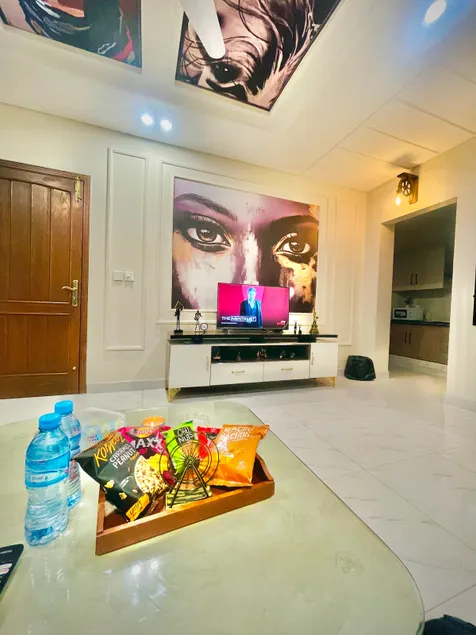 Luxury |2BED| Canal Road | Family Stay | Fast WiFi - Image 1