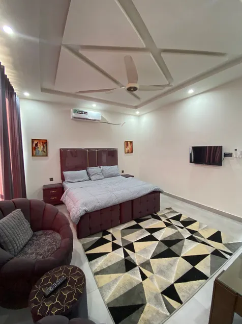 1 BR Apartment |Self Check-in | Stay in Faisalabad - Image 1