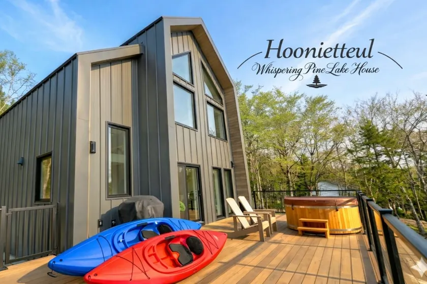 Hoonie-tteul, Whispering Pines Lakehouse - Image 1