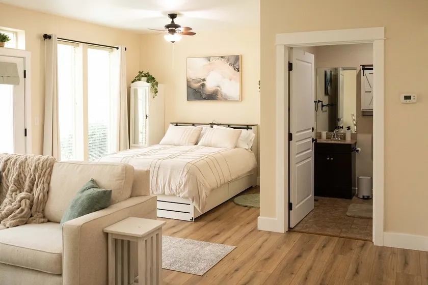 Creekside Studio • Walk to Downtown & Britt - Image 1