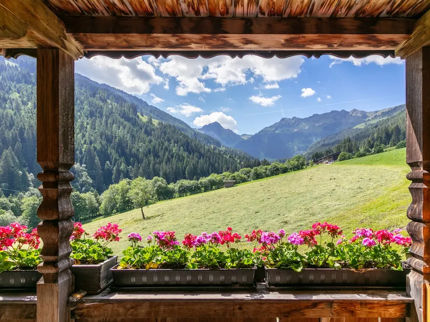 Holiday apartment with fantastic mountain views - Image 1