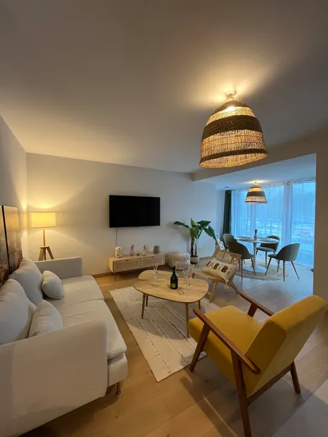 Sunny seaside getaway just a stone’s throw from the golf course - Image 1