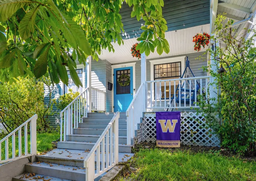 Walk to UW and Light Rail 3BR Seattle Craftsman With AC Gym 2 Gated Parking Spots and Security - Image 1