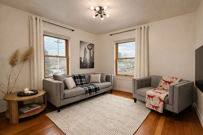 Downtown Camas Apartment - Image 1