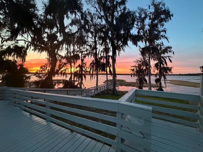 Lakefront Retreat | Sunsets + Kayaks + Springs - Image 1
