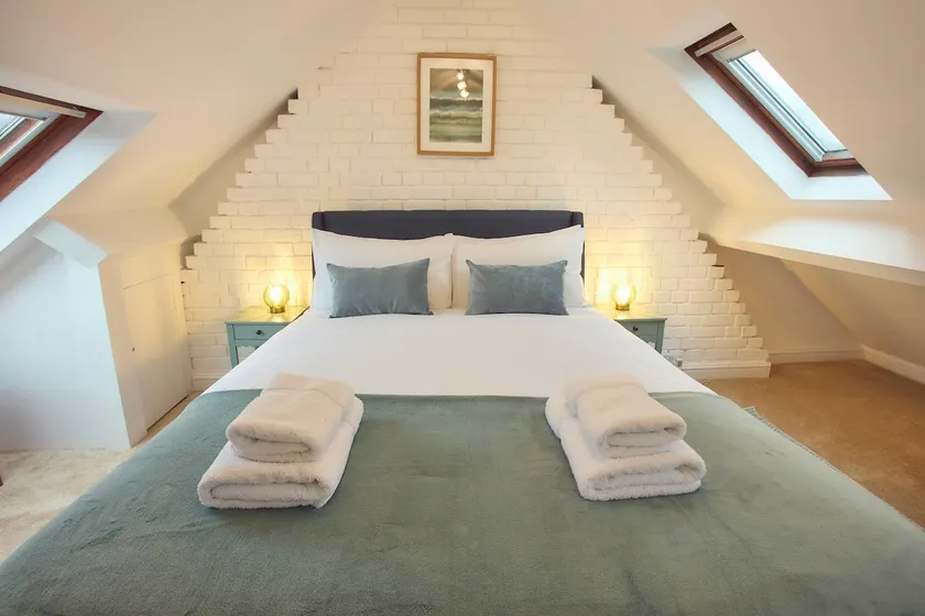 Central Oxford 4-Bedroom near Station with Parking - Image 1
