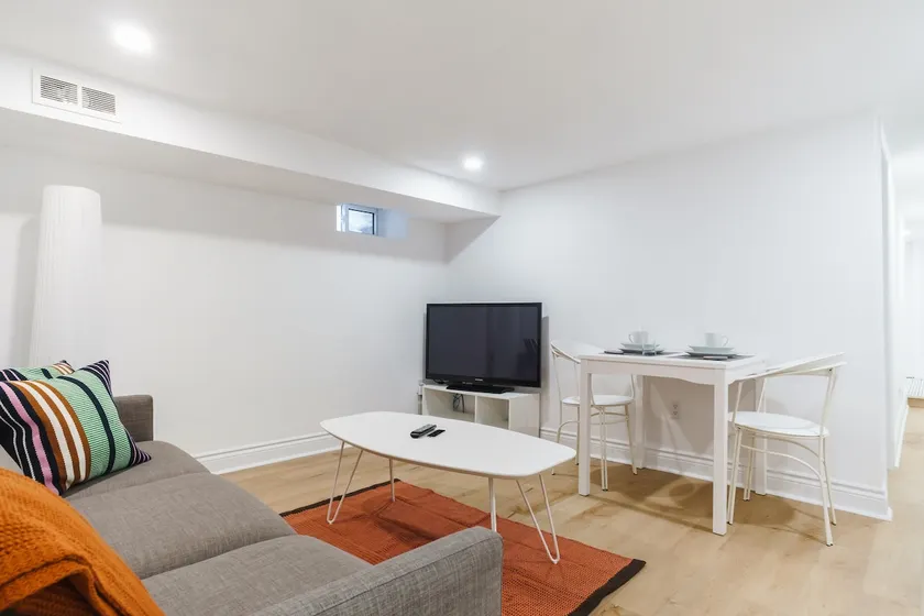 Spacious 1 Bedrm. Apt. Ossington/Trinity-Bellwoods - Image 1