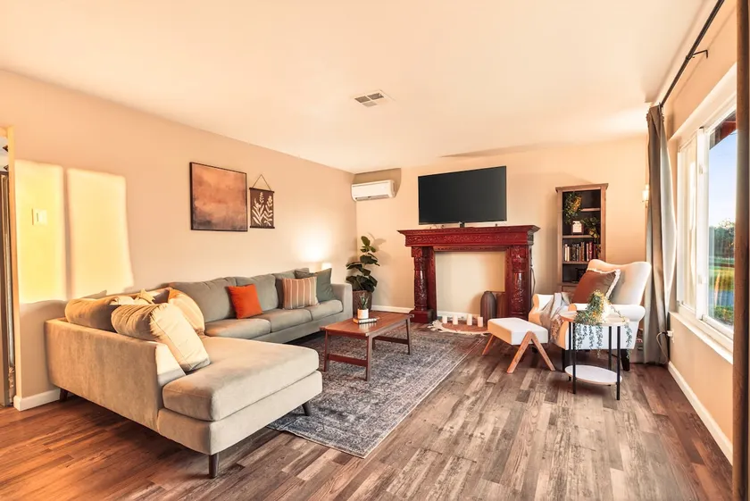 Cozy Sequoia Home with Fire Pit - Image 1