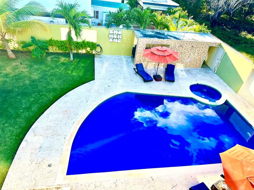 Private villa with pool close to the beach, sleeps 8 - Image 1