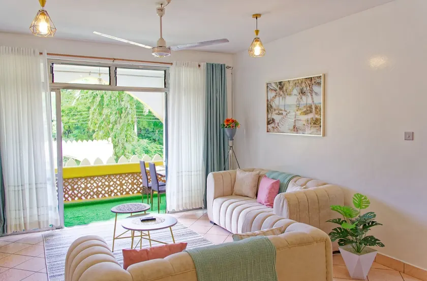Swahili Condo+ Beachfront Resort Access + AC extra - Image 1