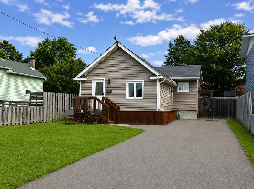 Cozy Corner | Full house in the Heart of Pembroke - Image 1