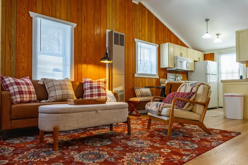 Cozy cottage near Otsego Lake County Park - Image 1