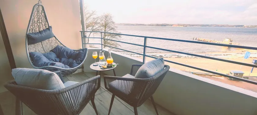 Stylish studio with sea view - Image 1