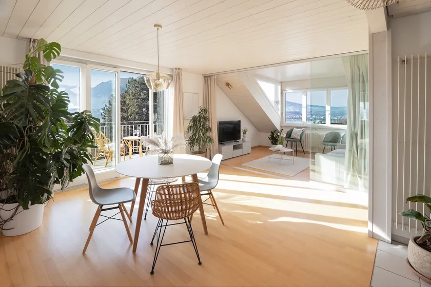 Aurora apartment overlooking the lake & mountains - Image 1