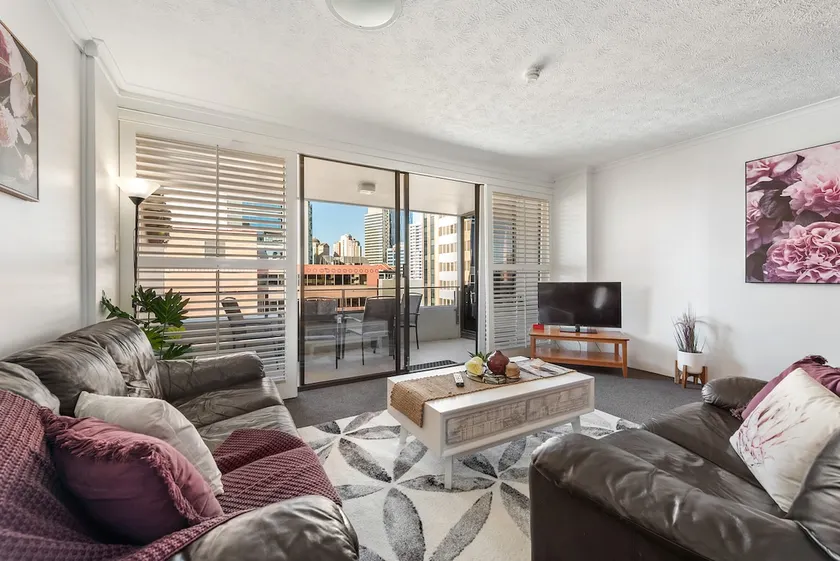 Amazing Astor ~ 2bed, 2bath, 1car, Pool! - Image 1