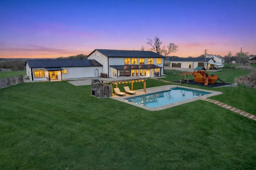 Pool | Sleeps 22 | Massive Game Room | Hot Tub | F - Image 1