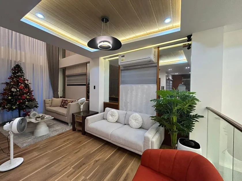 Hilltop Home w/ indoor pool & panoramic ocean view - Image 1
