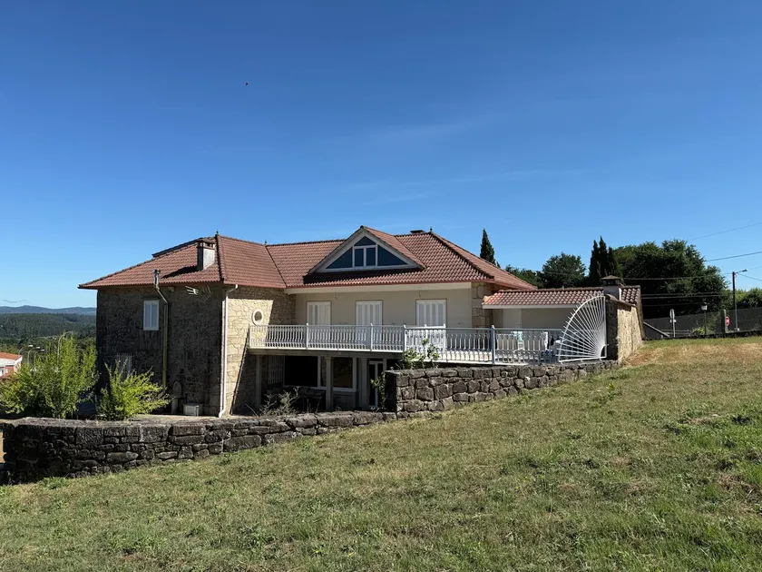 Large stone house between sea and nature - Image 1