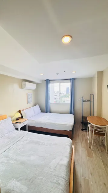 Ayala Adjacent | Cebu CBD Core View Apartment 810 - Image 1