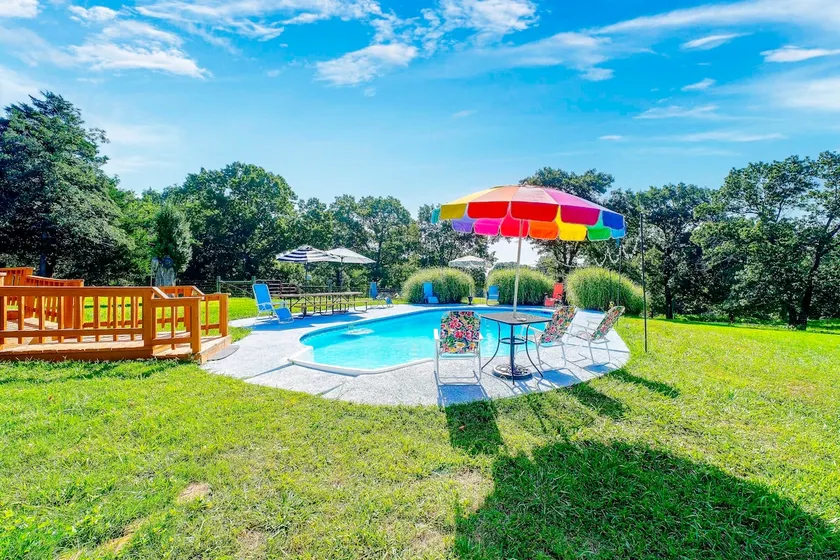 Pool, Large Porch! Country Home Near Roaring River - Image 1