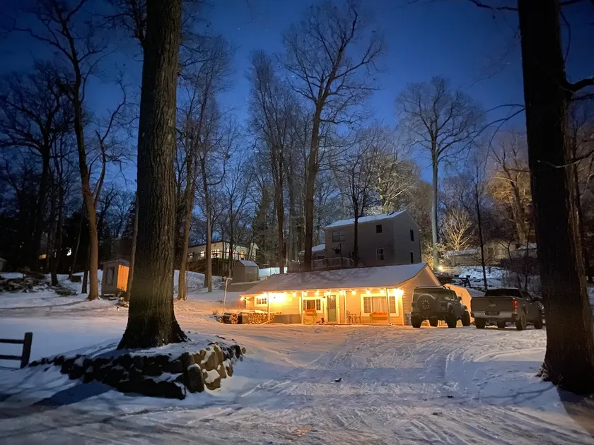 Cozy Lake House W Cabin - Image 1