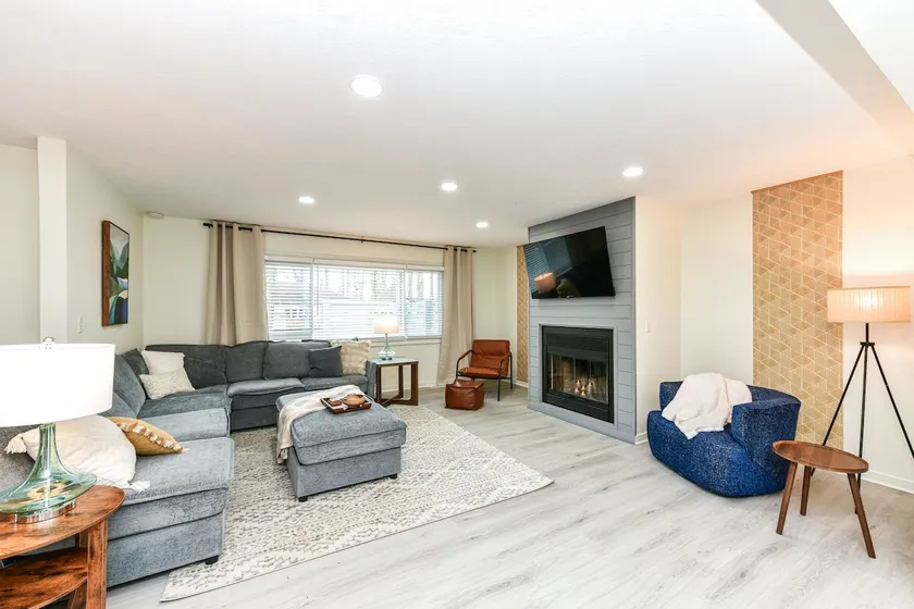 Hot Tub + Game Room | Fenced Yard Near Grand Park - Image 1