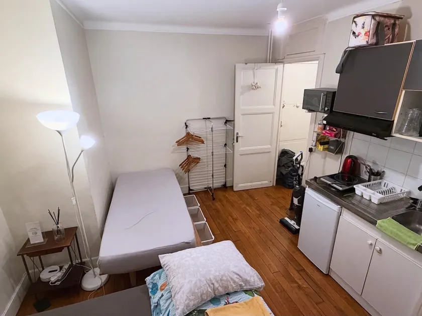 Studio with bathroom and toilet 13eme - Image 1