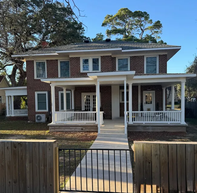 The Red Brick House - Image 1