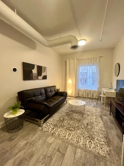 The Skyline Suite Unit E - Image 1