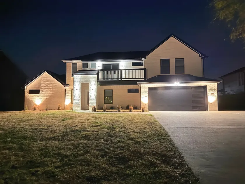 Cozy Lakeview Retreat Home - Image 1