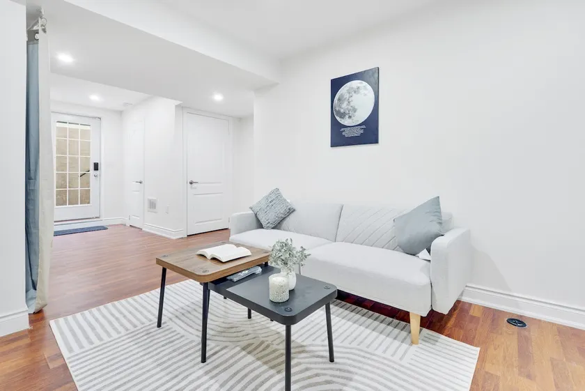 2BR Welland Retreat | Walk to Canal | Sleeps 5! - Image 1