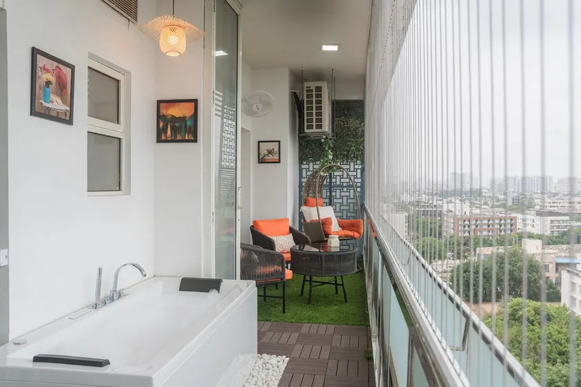 Moana by Merakey Homes | Luxurious Jacuzzi Suite - Image 1