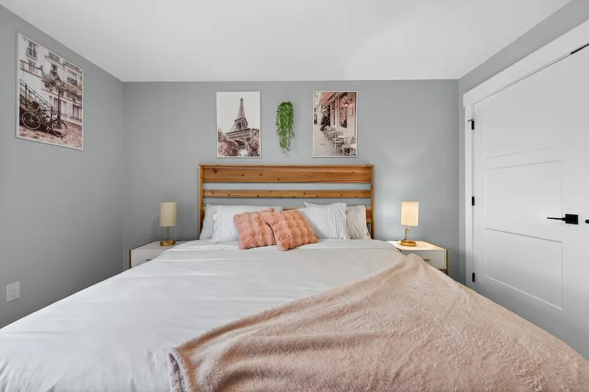 Beautiful 2bed 2bath duplex in westmount! - Image 1