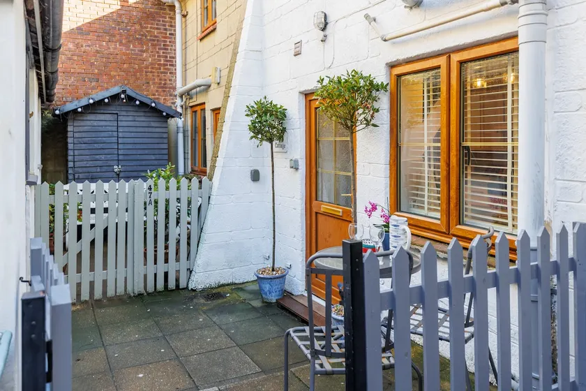 Vectis Cottage - Image 1