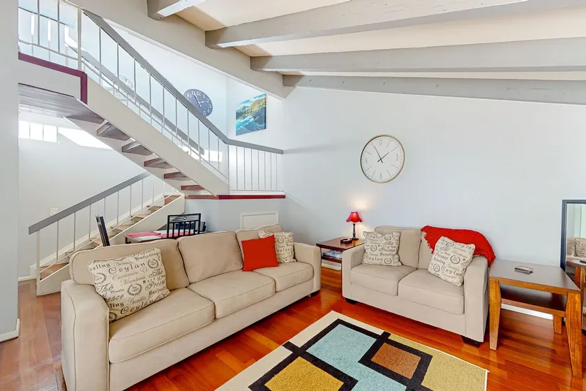 3BR sunny townhome with pool & ping-Pong - Image 1
