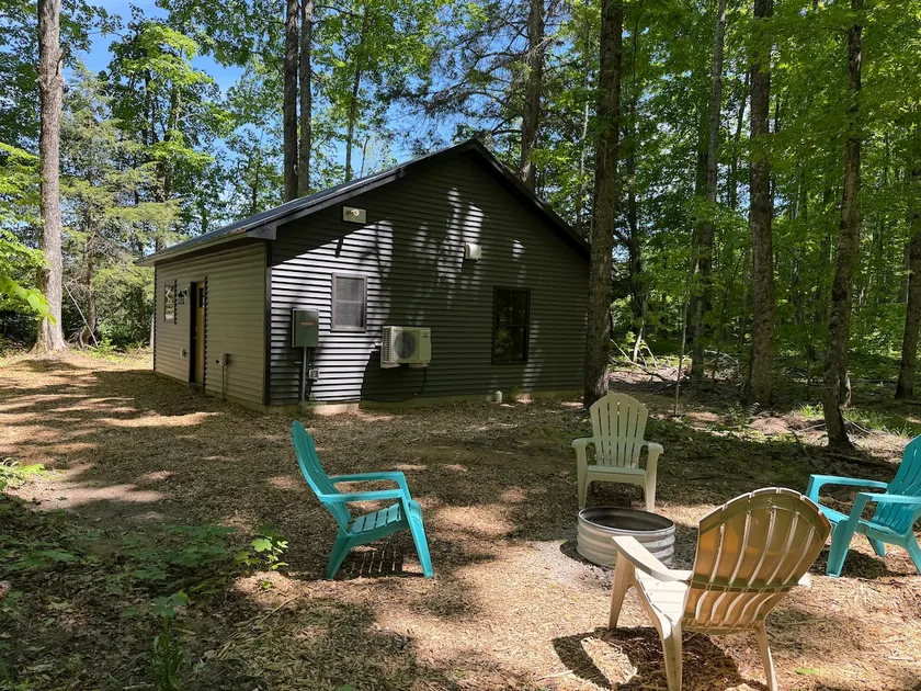 Up north cabin getaway - cabin #3 - Image 1