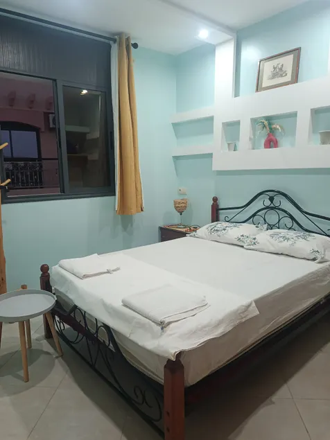 Elegant Apartment in the Heart Sunset Views - Image 1