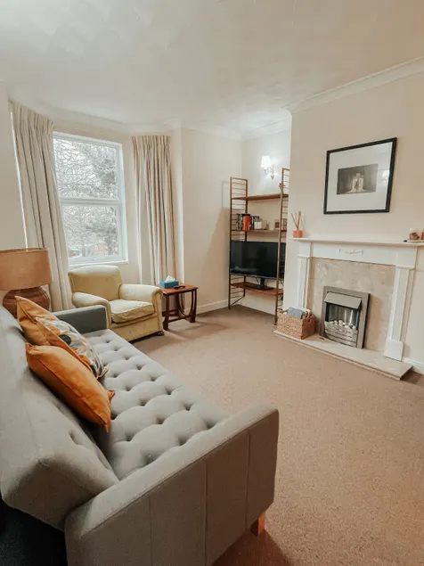 Bright 2-Bed Flat in Huntingdon Town Centre - Image 1