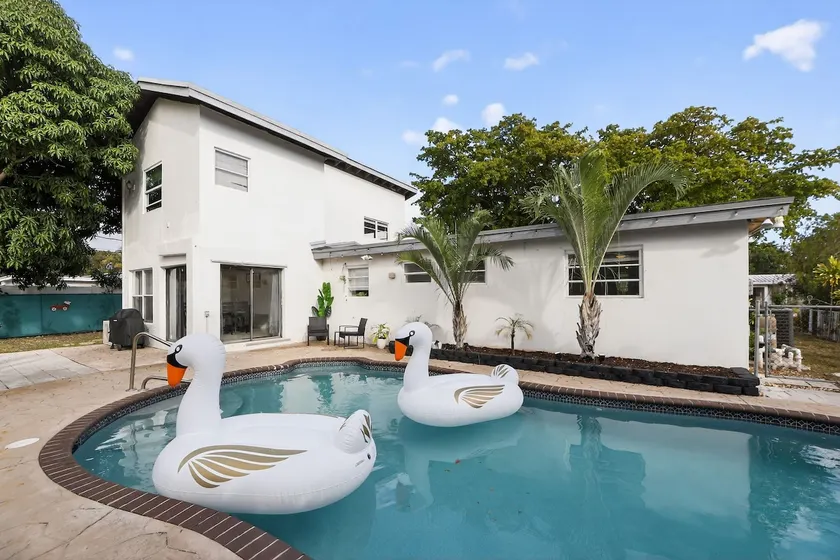 Spacious 3BR Pompano Retreat w/ Pool~ BBQ Grill - Image 1