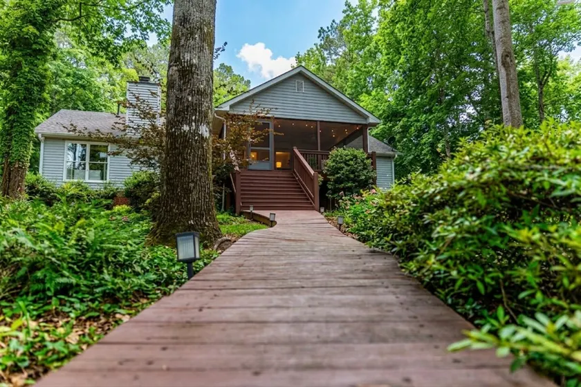 Lake Sinclair Waterfront Getaway | Private Dock - Image 1