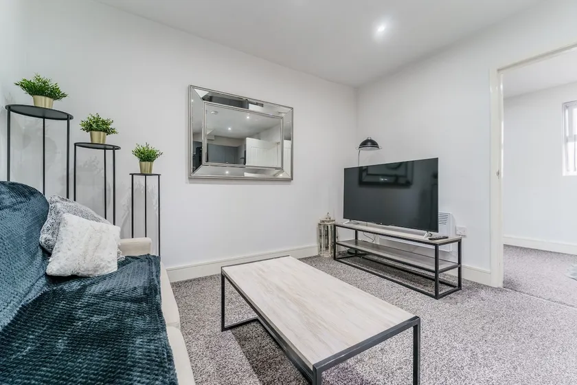 Rockello Luxe Apartment - Image 1