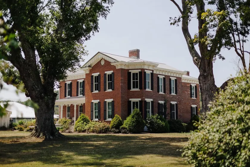 Woodlawn: Where Historic Charm meets Modern Luxury - Image 1